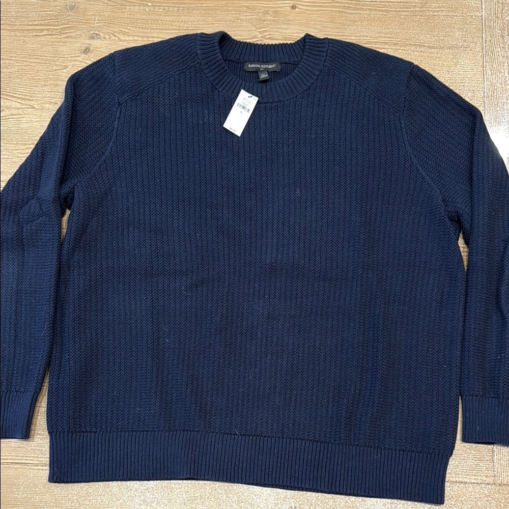 Banana Republic Men’s navy fisherman sweater